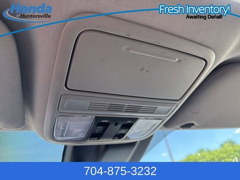 Used 2018 Honda Odyssey EX-L image 27