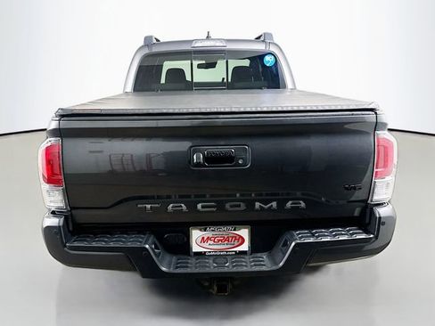 Used 2022 Toyota Tacoma TRD Off-Road w/ Technology Package image 17