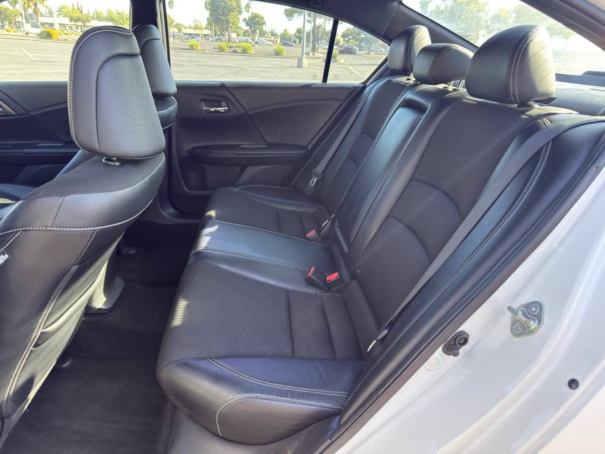 Used 2017 Honda Accord Sport image 22