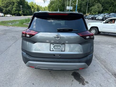 Used 2021 Nissan Rogue SV w/ Premium Package FWD image 4
