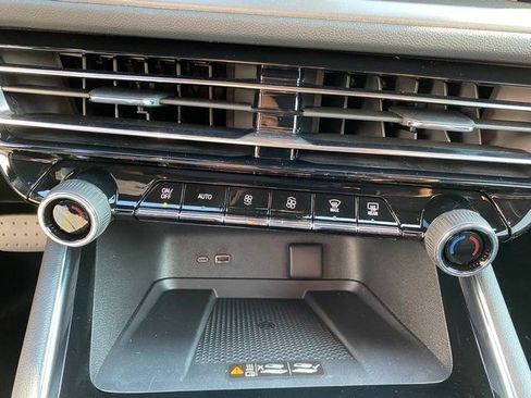 New 2026 Chevrolet Traverse LT w/ Midnight/Sport Edition image 12