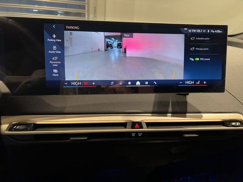 Used 2026 BMW iX xDrive45 w/ Premium Package image 26