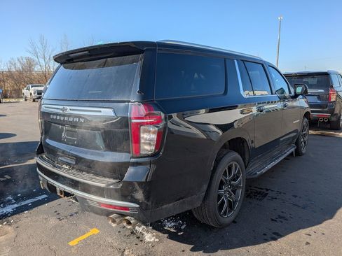 Used 2023 Chevrolet Suburban High Country AWD/4WD image 7