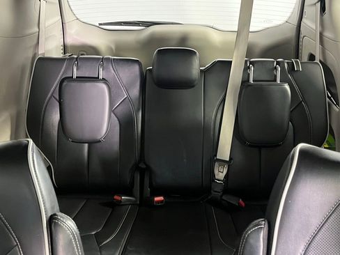Certified 2023 Chrysler Pacifica Limited image 30