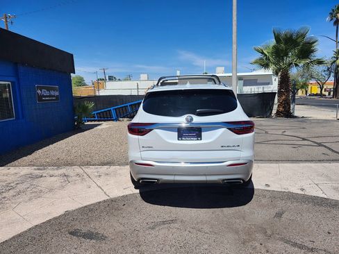 Used 2018 Buick Enclave Premium w/ Experience Buick Package FWD image 12