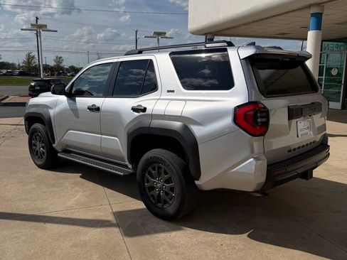 Used 2025 Toyota 4Runner SR5 AWD/4WD image 3