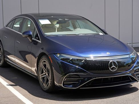 Used 2023 Mercedes-Benz EQS 580 4MATIC Sedan image 61