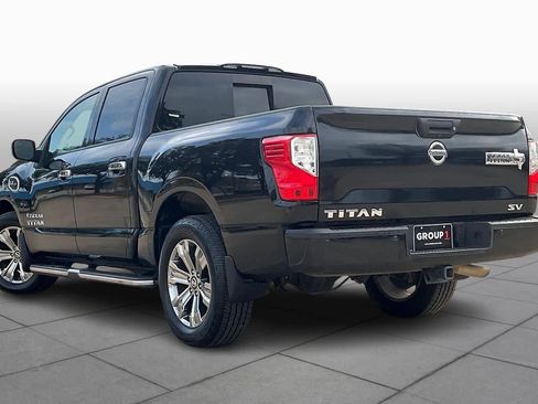Used 2017 Nissan Titan SV image 10