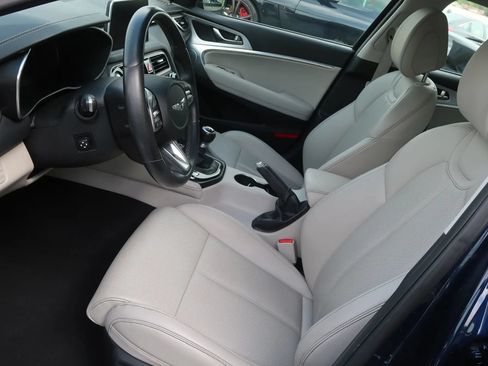 Used 2019 Genesis G70 2.0T Sport RWD image 17