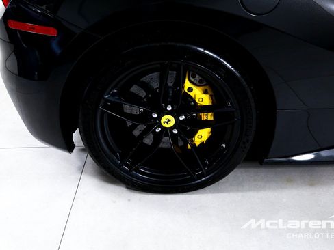 Used 2018 Ferrari 488 GTB RWD image 25