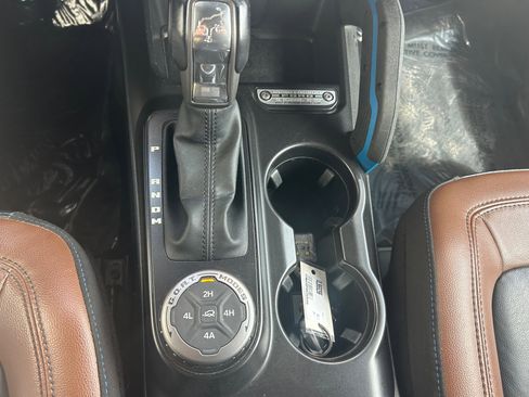 Used 2022 Ford Bronco Outer Banks w/ Sasquatch Package AWD/4WD image 20