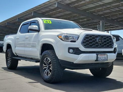Used 2020 Toyota Tacoma TRD Sport AWD/4WD image 2