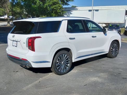 Used 2024 Hyundai Palisade Calligraphy AWD/4WD image 3