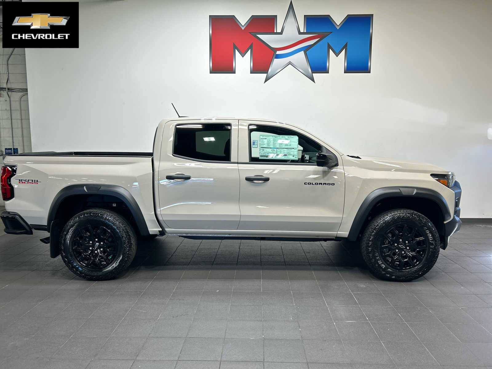 New 2026 Chevrolet Colorado Trail Boss AWD/4WD image 1