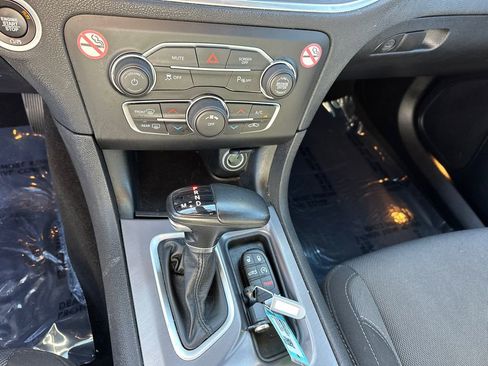 Used 2022 Dodge Charger SXT image 32