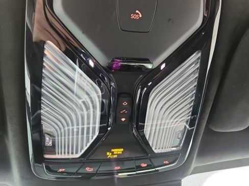 Used 2024 BMW X7 xDrive40i w/ M Sport Package image 59