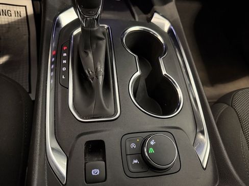 Used 2023 Chevrolet Traverse LT image 18