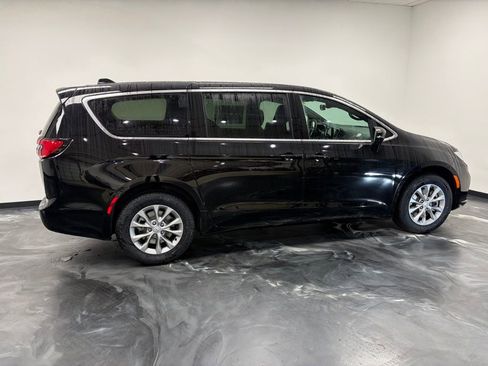 New 2026 Chrysler Pacifica Select image 23