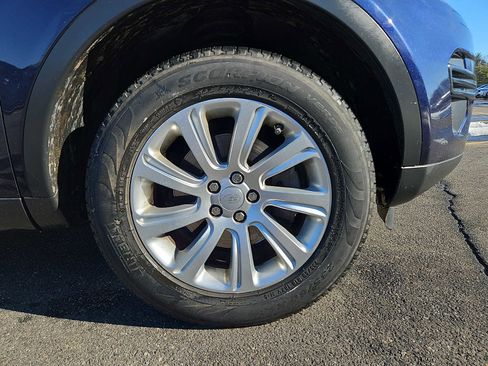 Used 2016 Land Rover Discovery Sport SE image 9