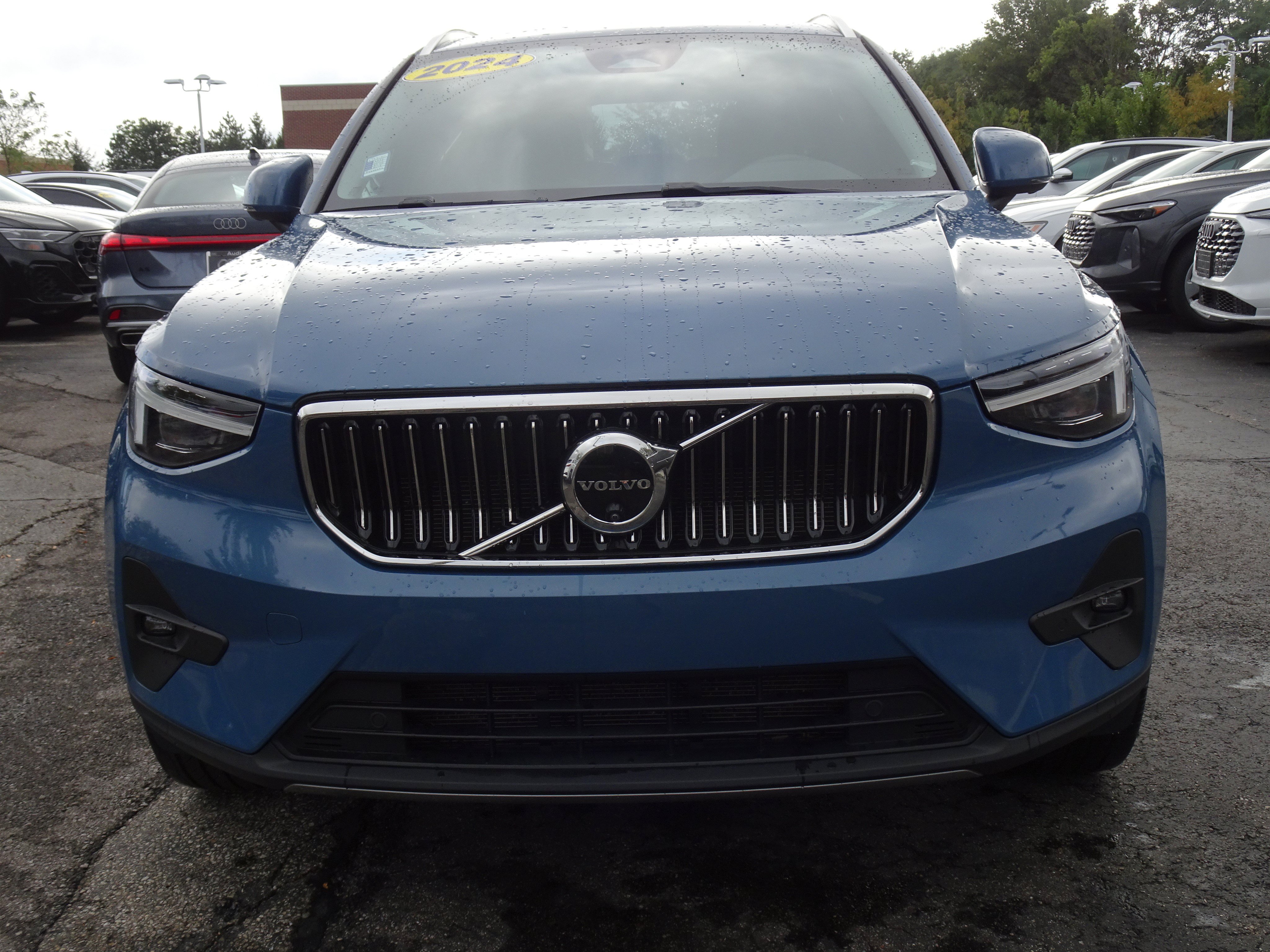 Used 2024 Volvo XC40 B5 Ultimate w/ Climate Package AWD/4WD image 7