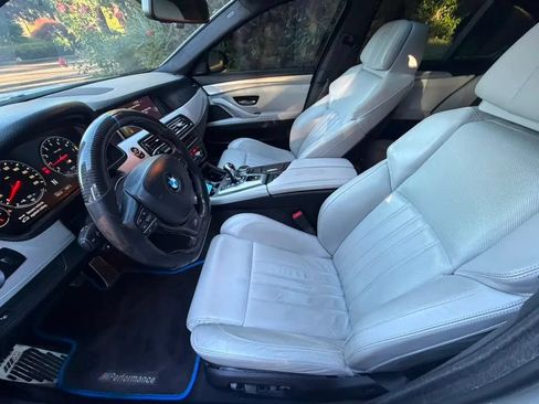 Used 2014 BMW M5 RWD image 7