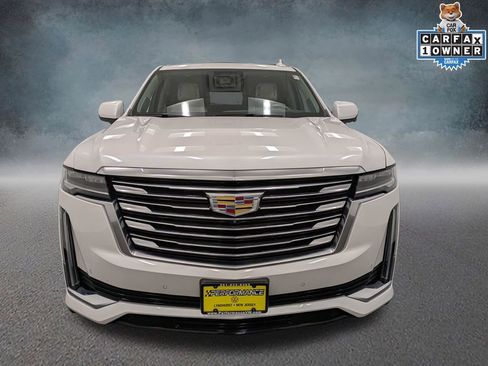 Used 2022 Cadillac Escalade Premium Luxury Platinum w/ Heavy-Duty Trailer Package AWD/4WD image 2