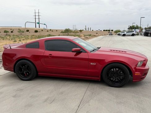 Used 2013 Ford Mustang GT image 3