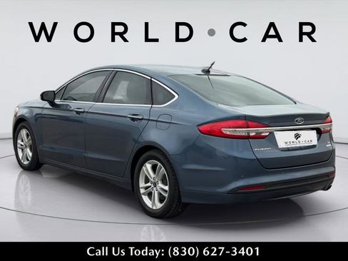Used 2018 Ford Fusion SE w/ Fusion SE Technology Package image 5