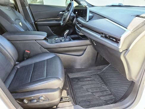 Used 2024 Cadillac XT4 Sport image 8
