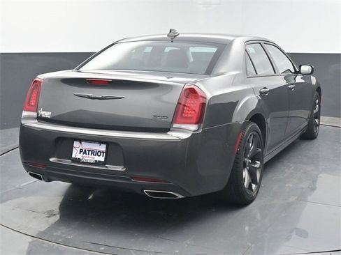 Used 2023 Chrysler 300 Touring w/ Sport Appearance Package image 5