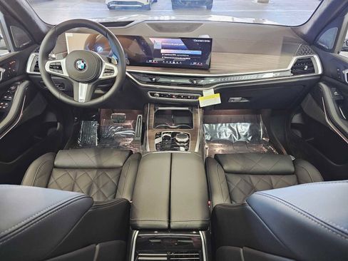 New 2026 BMW X7 xDrive40i w/ M Sport Package image 8