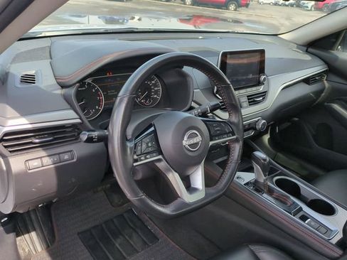 Used 2024 Nissan Altima 2.5 SR AWD/4WD image 8