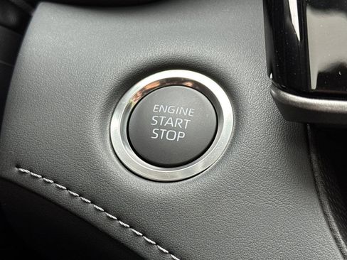 New 2025 Toyota Highlander Limited image 27