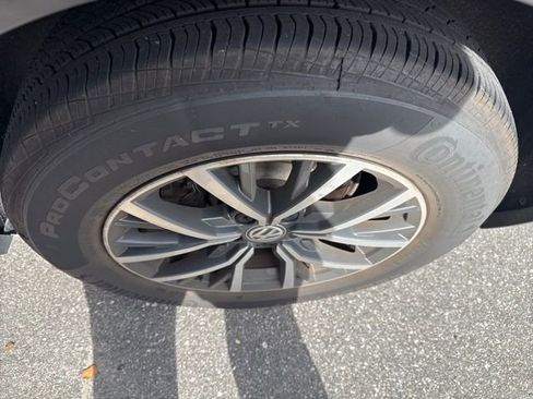 Used 2019 Volkswagen Tiguan SE image 6