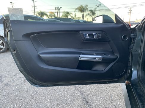 Used 2015 Ford Mustang Coupe image 15