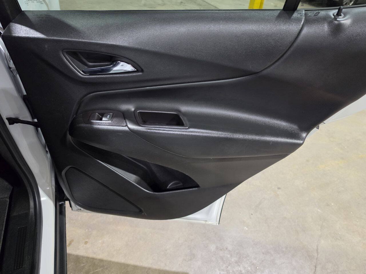 Used 2020 Chevrolet Equinox LT AWD/4WD image 32