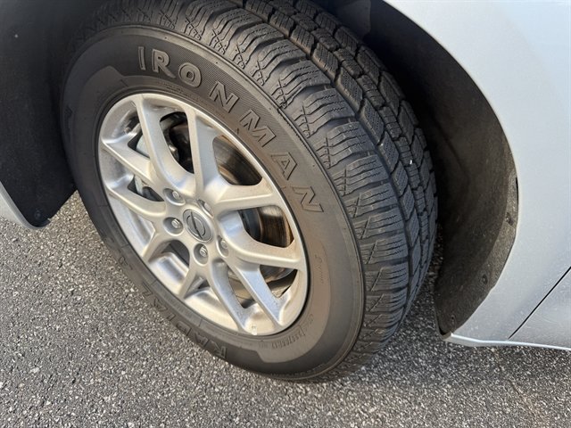 Used 2024 Chrysler Pacifica Touring-L FWD image 38