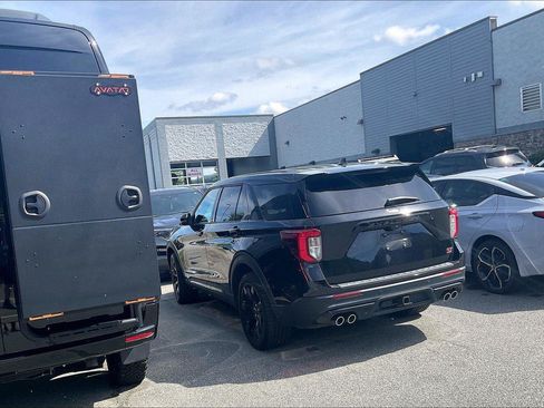 Used 2020 Ford Explorer Limited AWD/4WD image 4