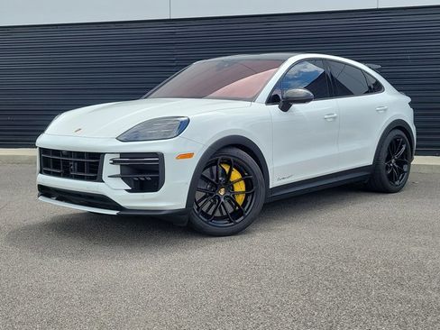 Certified 2024 Porsche Cayenne Turbo GT AWD/4WD image 1