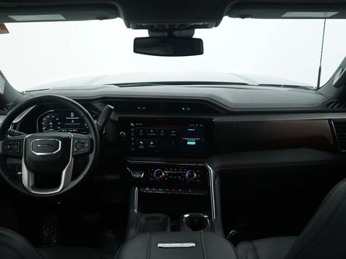 Used 2025 GMC Sierra 2500 Denali image 13