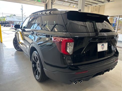 Used 2021 Ford Explorer ST w/ ST Street Pack AWD/4WD image 5
