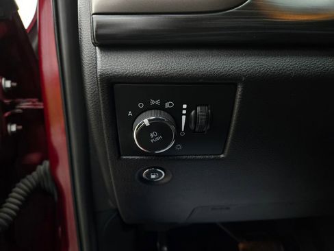 Used 2020 Jeep Grand Cherokee Laredo AWD/4WD image 14