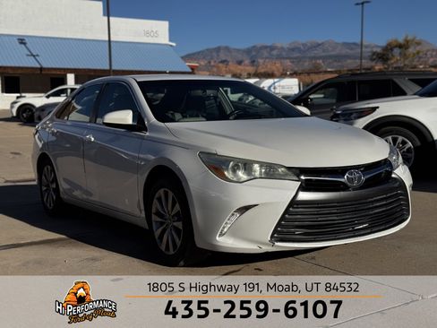 Used 2016 Toyota Camry XLE image 3