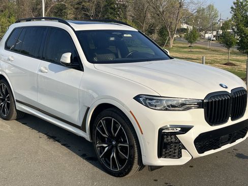 Used 2021 BMW X7 xDrive40i w/ M Sport Package image 1
