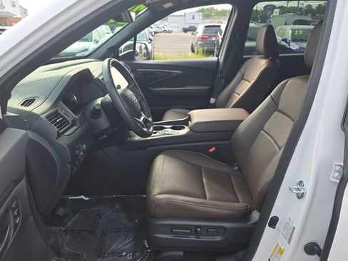 Used 2025 Honda Passport EX-L image 27