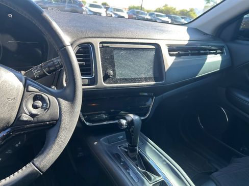 Used 2022 Honda HR-V EX-L image 8