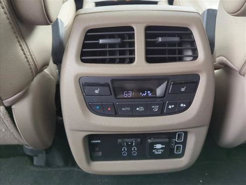 Used 2020 Honda Pilot Touring image 18