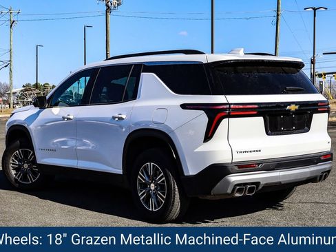Certified 2024 Chevrolet Traverse LT image 5