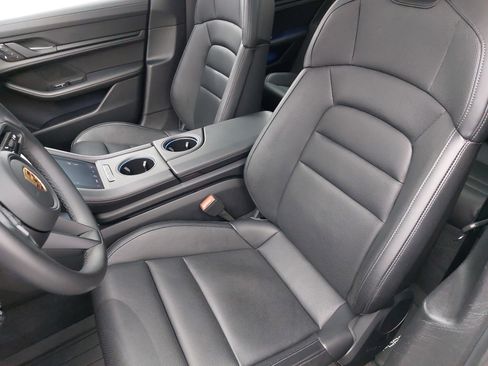 Used 2024 Porsche Taycan w/ Premium Package image 5