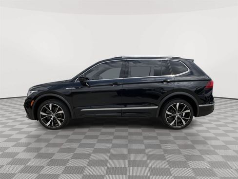 Used 2023 Volkswagen Tiguan SEL R-Line AWD/4WD image 2